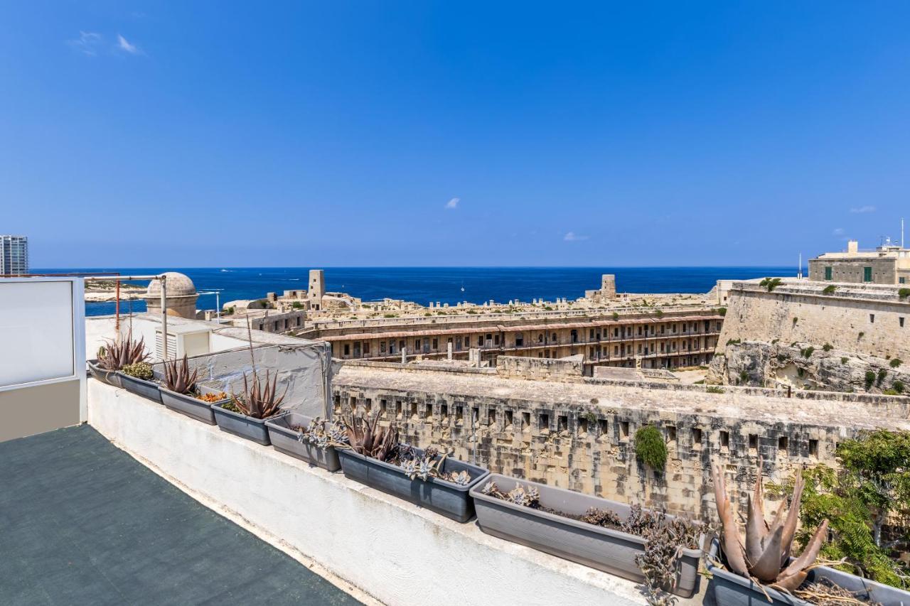 Valletta Bastions Seafront House Extérieur photo